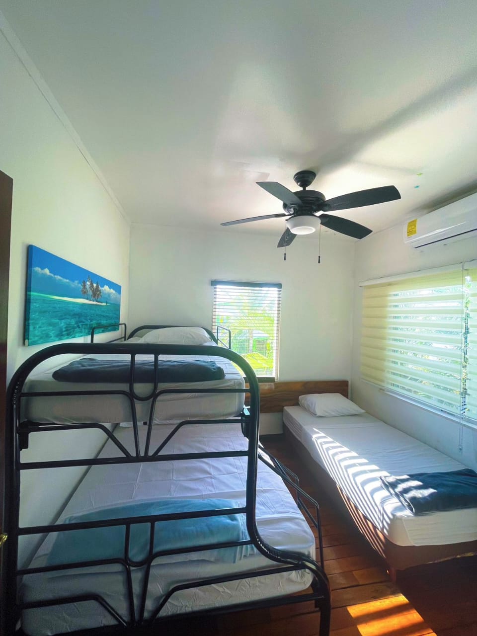 Bungalow 16 bedroom with bunk beds